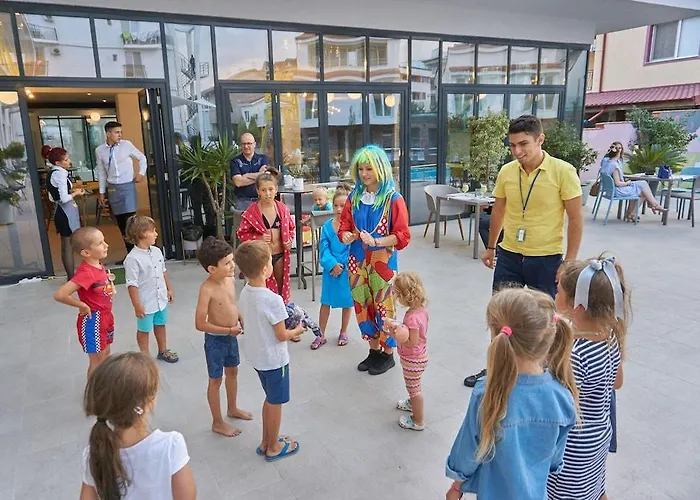 Nayino Отель Нэводари