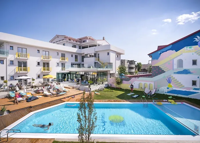 Nayino Отель 4*