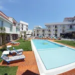 Nayino Hotel 4*