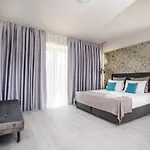 Hotel Nayino 4*