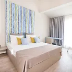 Nayino Hotel
