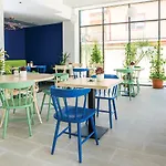 Nayino Hotel