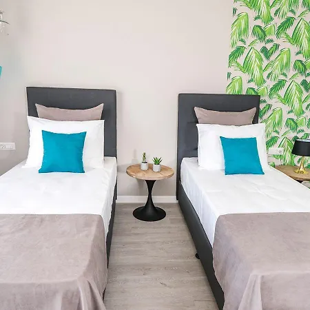 Nayino Hotel 4*