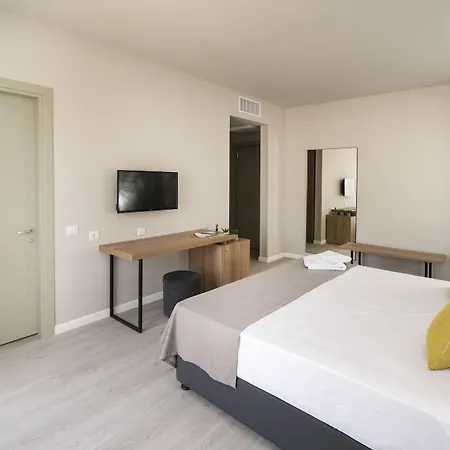 Hotel Nayino 4*