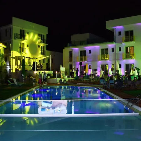 Nayino Hotel 4*