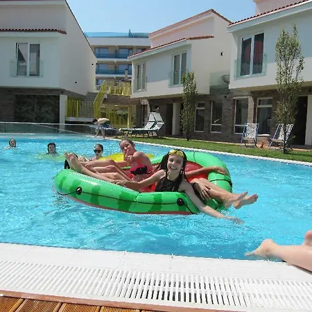 Nayino Hotel