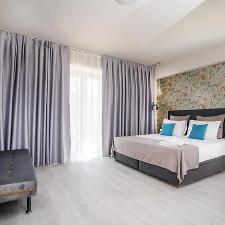 Hotel Nayino 4*