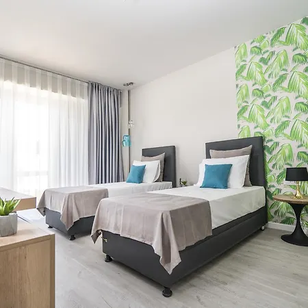 Nayino Hotel