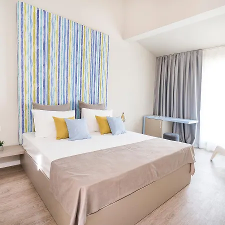 Nayino Hotel